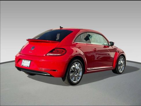 Used 2019 Volkswagen Beetle 2.0T SE w/ SE Premium Package image 4