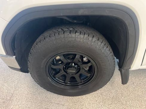 Used 2023 GMC Sierra 1500 Pro w/ Pro Value Package AWD/4WD image 10