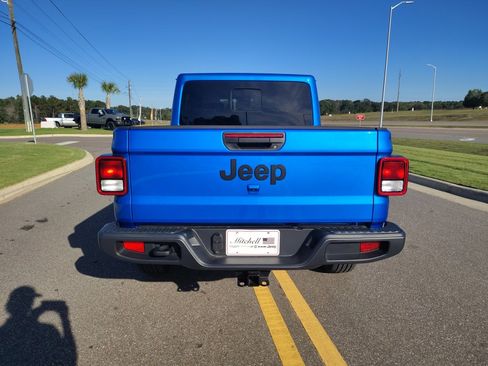 New 2025 Jeep Gladiator Sport w/ Premium Package image 7