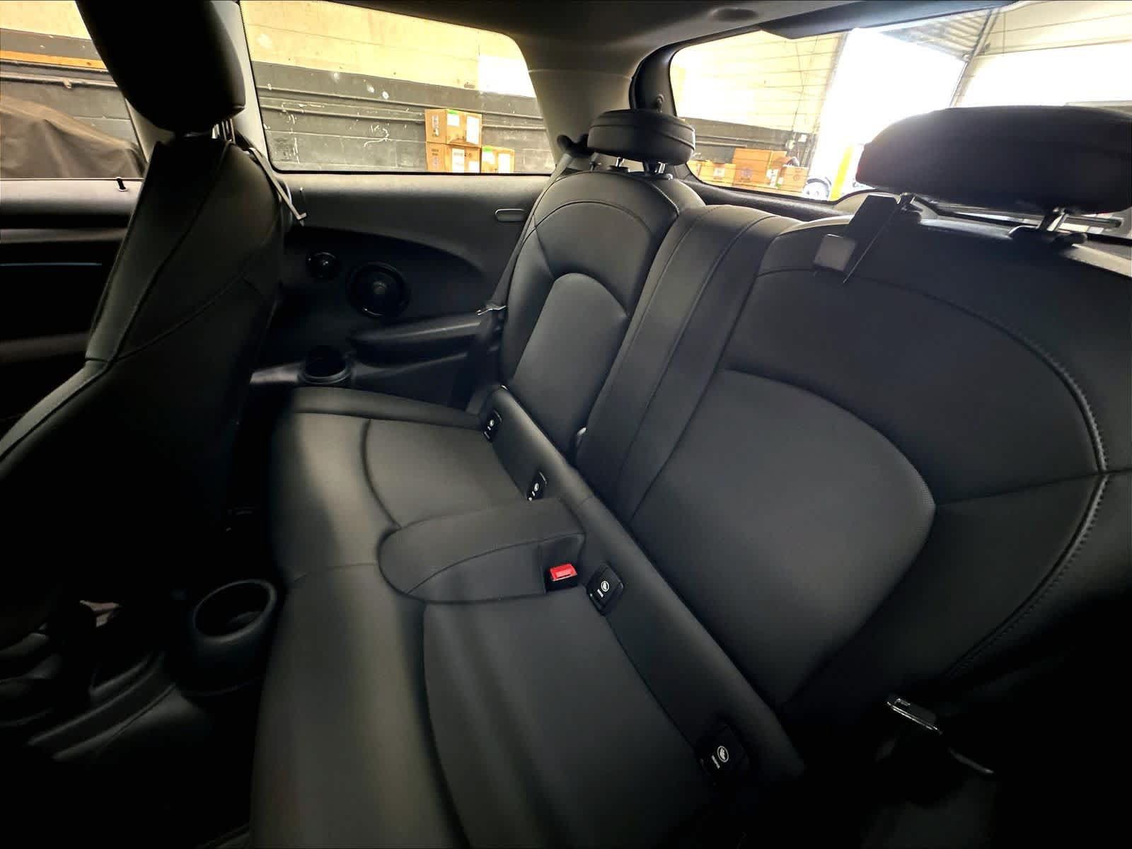 Used 2024 MINI Cooper SE FWD image 29