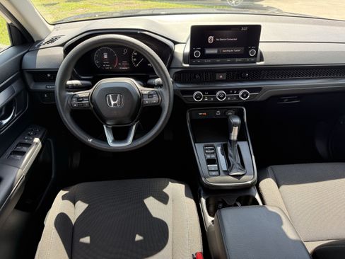 Used 2025 Honda CR-V LX image 14