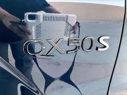 Used 2025 INFINITI QX50 Sport image 8