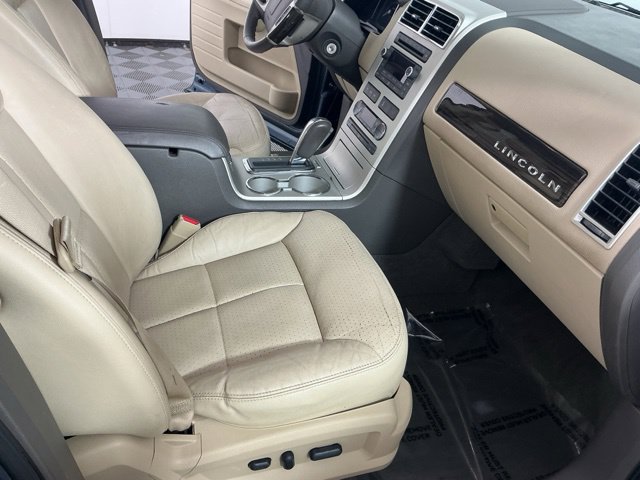 Used 2010 Lincoln MKX 2WD image 14