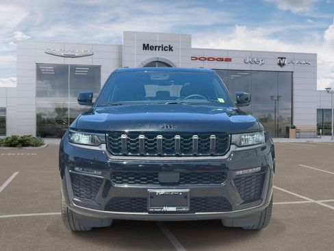 Used 2026 Jeep Grand Cherokee Limited w/ Limited Altitude Package AWD/4WD image 3