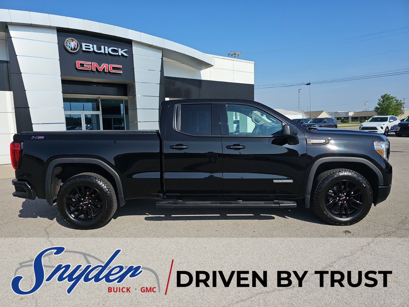 Used 2021 GMC Sierra 1500 Elevation w/ LPO, Elevation Black Package AWD/4WD image 27