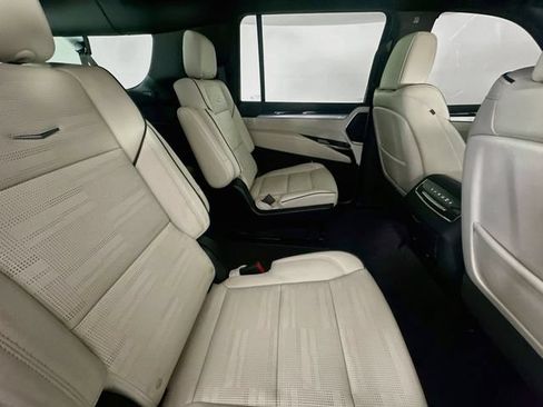 Used 2025 Cadillac Escalade ESV Sport w/ Touring Package AWD/4WD image 28