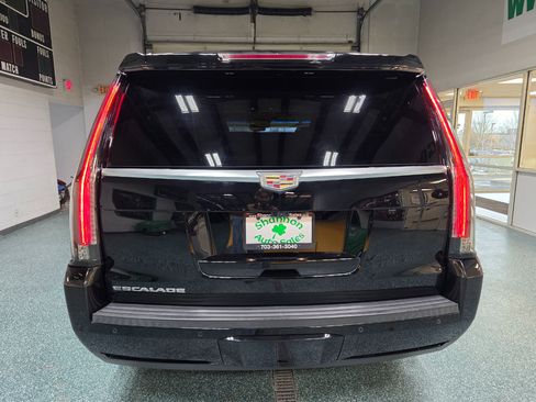 Used 2019 Cadillac Escalade Premium Luxury image 8