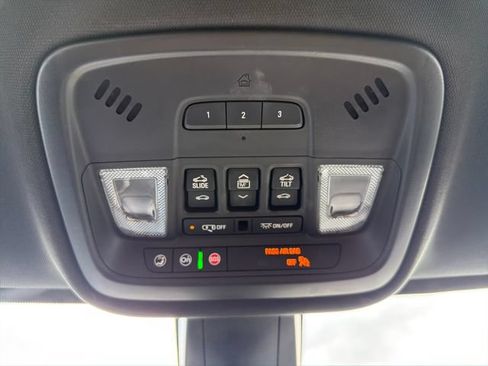 Used 2023 Chevrolet Traverse LT w/ LT Premium Package AWD/4WD image 39