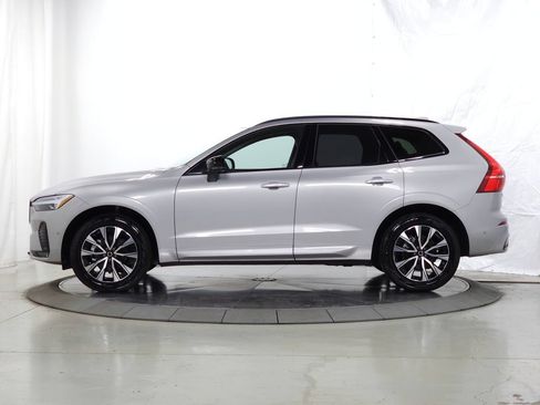 Certified 2025 Volvo XC60 B5 Plus AWD/4WD image 4