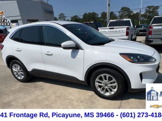 Used 2021 Ford Escape SE video 2