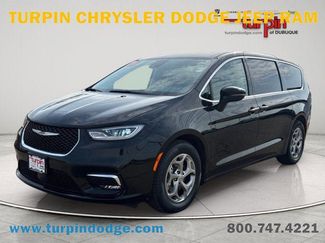 Used 2024 Chrysler Pacifica Limited w/ Trailer Tow Group video 1