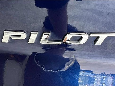 Used 2021 Honda Pilot EX image 32