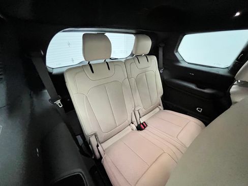 Used 2023 Jeep Grand Cherokee L Limited w/ Luxury Tech Group II AWD/4WD image 37