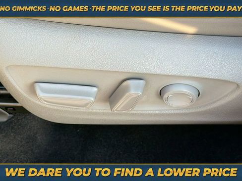 Used 2025 Toyota Highlander XLE AWD/4WD image 25