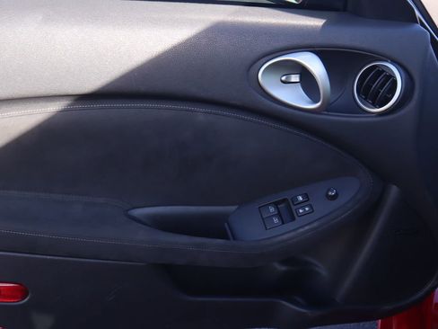 Used 2014 Nissan 370Z Touring w/ Sport Package image 17