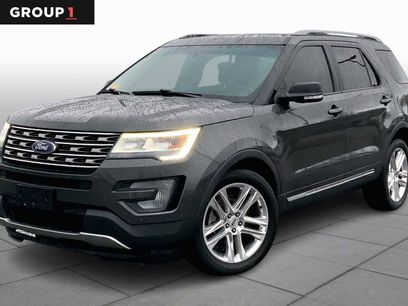 Used 2017 Ford Explorer XLT w/ Equipment Group 202A