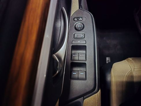 Used 2018 Honda CR-V EX image 21