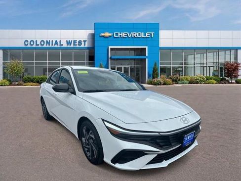 Used 2025 Hyundai Elantra Sport FWD image 14