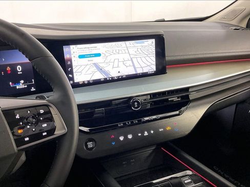 Certified 2025 Nissan Murano SL AWD/4WD image 8