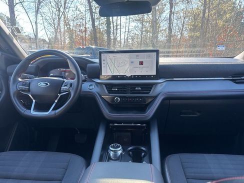Used 2025 Ford Explorer ST-Line image 12