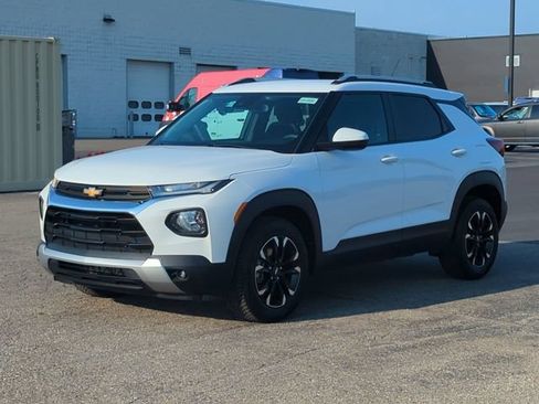 Used 2022 Chevrolet TrailBlazer LT w/ Convenience Package AWD/4WD image 7