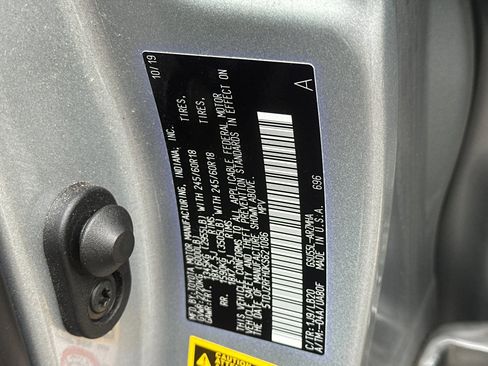 Used 2019 Toyota Highlander SE image 30