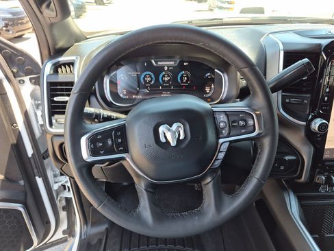 Used 2025 RAM 2500 Laramie AWD/4WD image 16