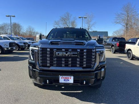 Used 2024 GMC Sierra 3500 Denali Ultimate image 32