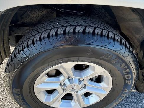 Used 2022 Toyota 4Runner SR5 Premium image 10