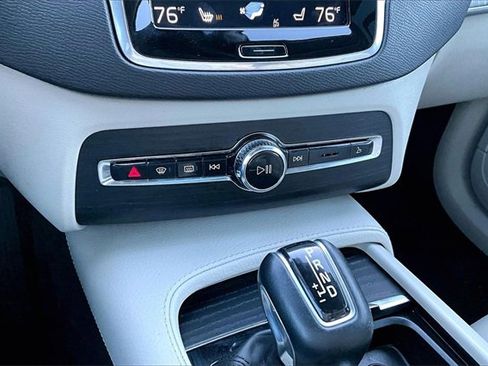 Used 2020 Volvo XC90 T5 Momentum image 15