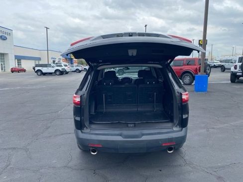 Used 2020 Chevrolet Traverse LT w/ Driver Confidence II Package image 5