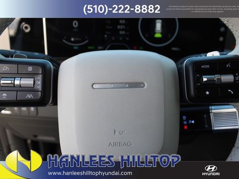 Used 2025 Hyundai Santa Fe Limited image 32