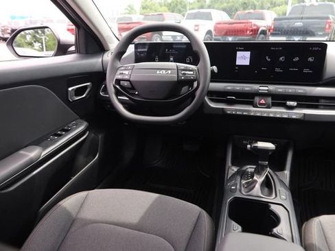 Used 2025 Kia K4 FWD image 24