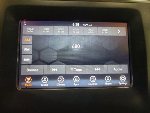 Used 2019 Jeep Cherokee Latitude Plus w/ Cold Weather Group FWD image 25