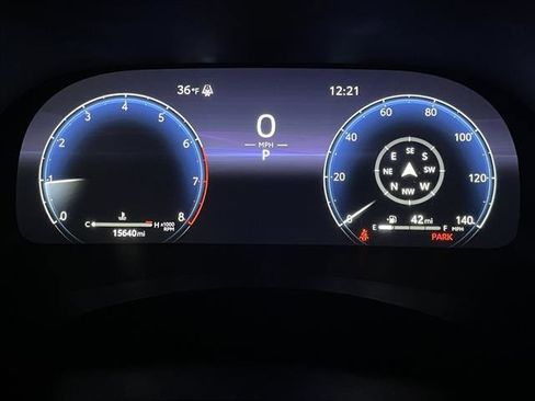 Used 2024 Toyota Highlander Limited image 17