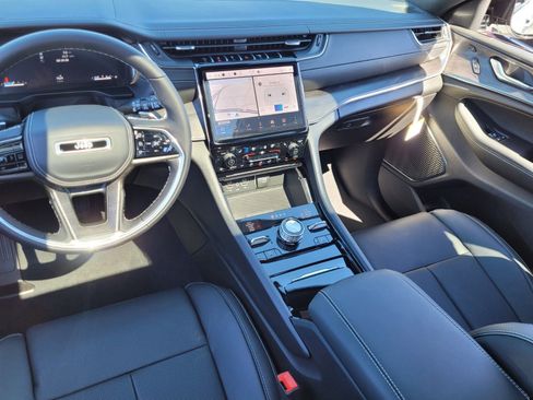 New 2025 Jeep Grand Cherokee Overland image 5