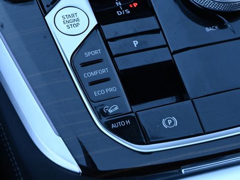 Certified 2025 BMW X5 xDrive40i image 17