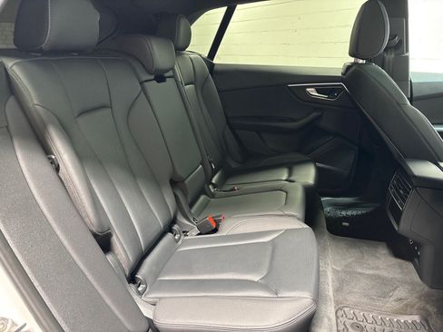 Used 2020 Audi Q8 Premium Plus w/ Premium Plus Package AWD/4WD image 38