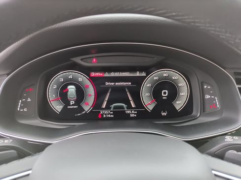 Used 2023 Audi Q8 Premium Plus AWD/4WD image 22