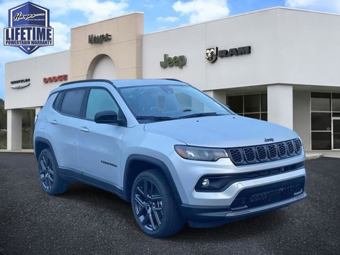 New 2026 Jeep Compass Latitude image 1