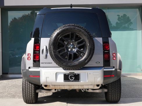 Used 2022 Land Rover Defender 110 S image 6