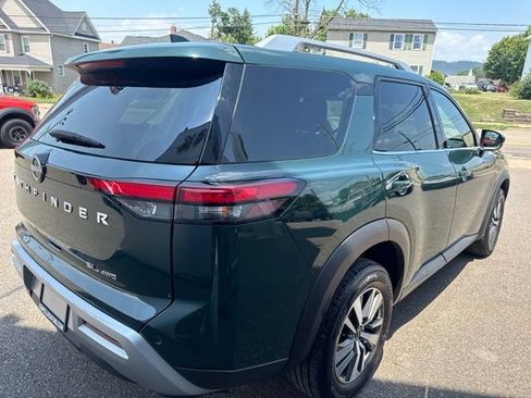 Used 2025 Nissan Pathfinder SL AWD/4WD image 6
