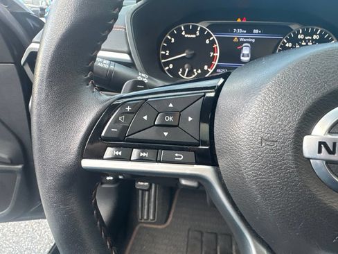 Used 2021 Nissan Altima 2.5 SR w/ SR Premium Package FWD image 12