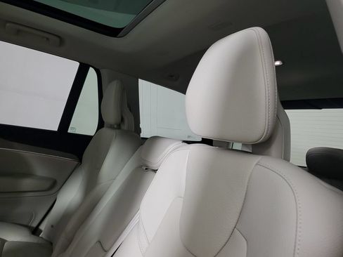 Used 2025 Volvo XC90 T8 Plus w/ Protection Package Premier AWD/4WD image 15