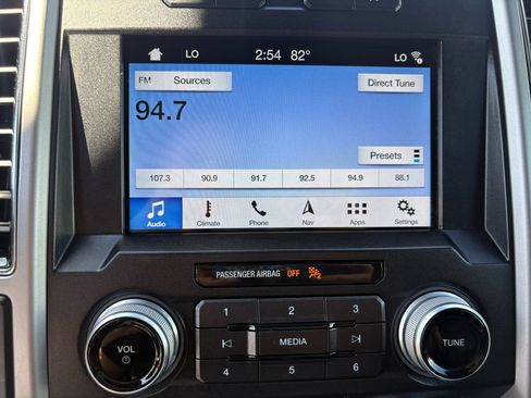 Used 2018 Ford F150 Lariat w/ Equipment Group 502A Luxury AWD/4WD image 20