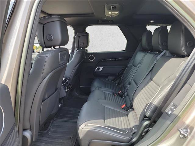 Used 2023 Land Rover Discovery HSE R-Dynamic AWD/4WD image 11