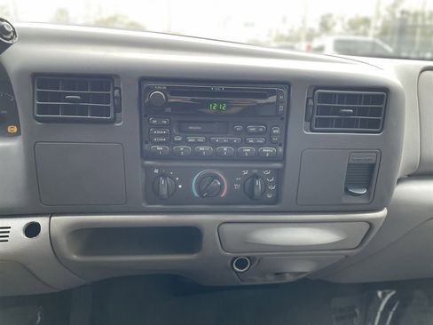 Used 2001 Ford F250 XLT image 29