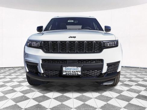 New 2025 Jeep Grand Cherokee L Altitude image 12