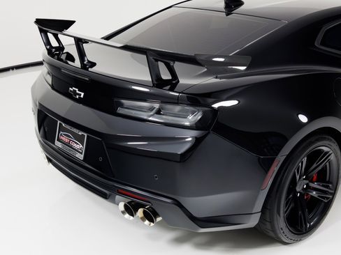 Used 2018 Chevrolet Camaro ZL1 image 63