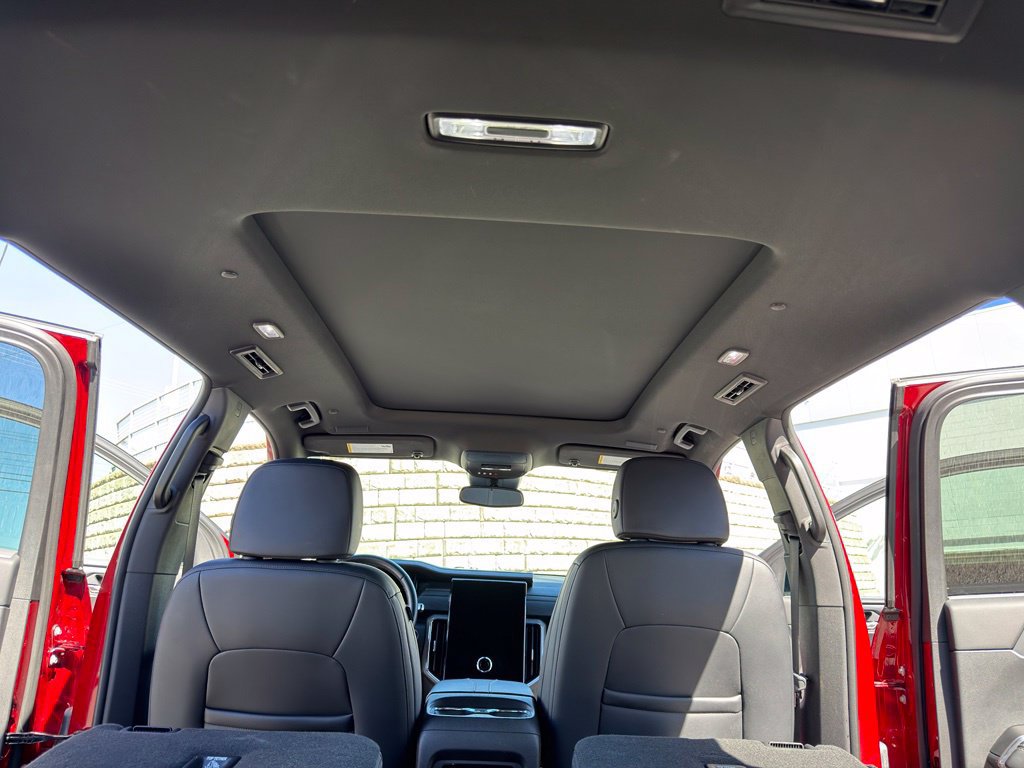 Used 2025 GMC Acadia Elevation w/ Elevation Premium Package AWD/4WD image 39